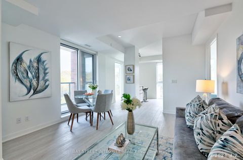 Photo 4 at 403 - 185 Alberta Avenue, Oakwood Village, Toronto