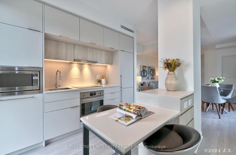 Photo 8 at 403 - 185 Alberta Avenue, Oakwood Village, Toronto