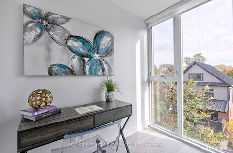 Photo 10 at 403 - 185 Alberta Avenue, Oakwood Village, Toronto