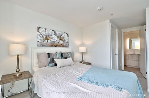Photo 12 at 403 - 185 Alberta Avenue, Oakwood Village, Toronto