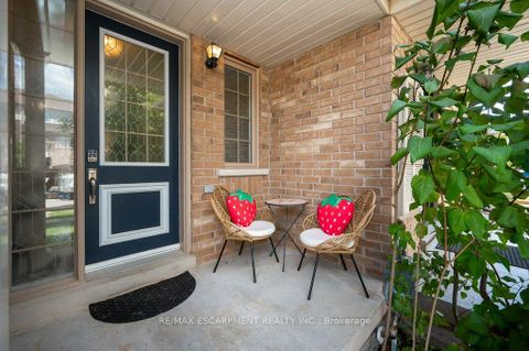 Photo 2 at 2152 Fiddlers Way, WM Westmount, Oakville