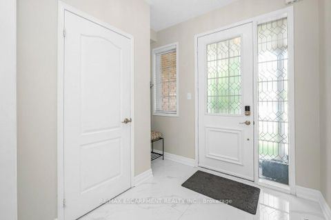 Photo 4 at 2152 Fiddlers Way, WM Westmount, Oakville
