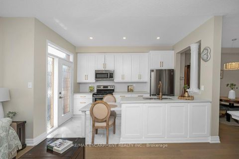 Photo 11 at 2152 Fiddlers Way, WM Westmount, Oakville