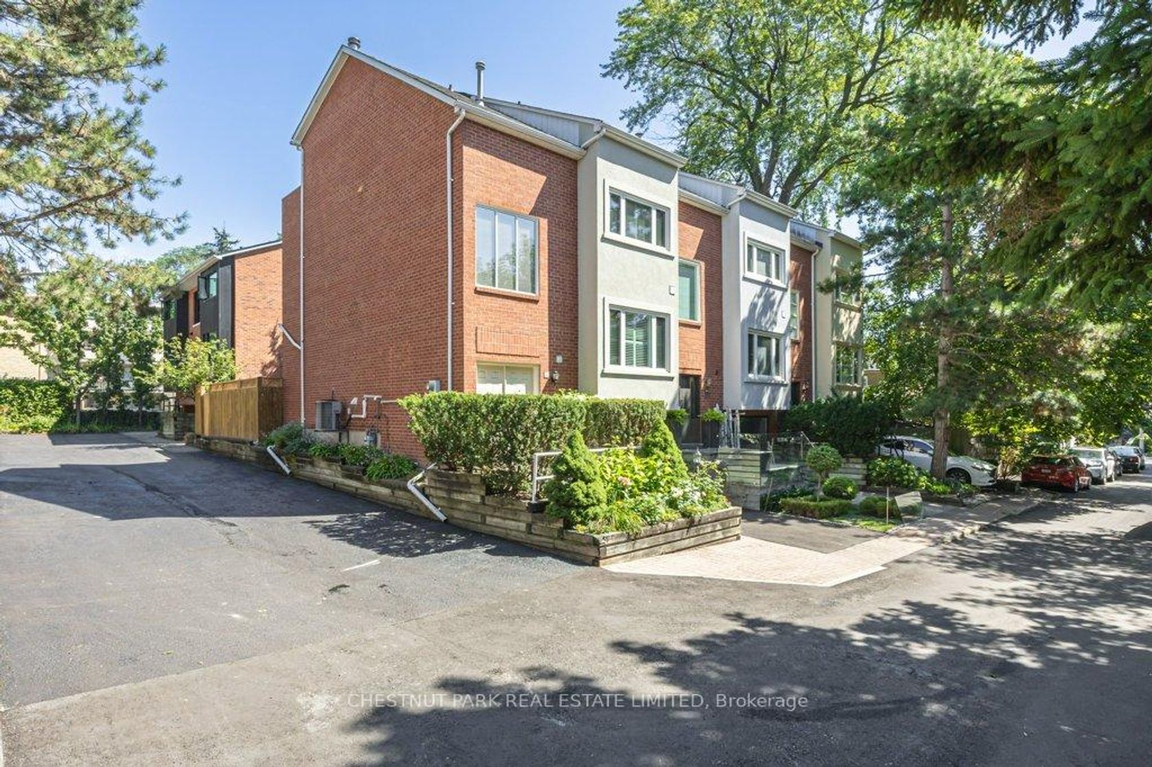 250 Broadway Avenue, Mount Pleasant East, Toronto 