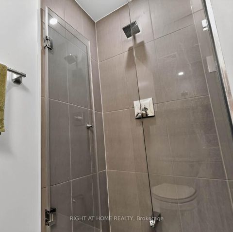 Photo 12 at 615 - 60 Princess Street, Waterfront Communities C8, Toronto