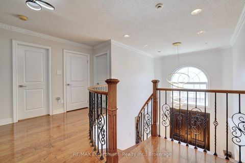 Photo 24 at 1658 Heritage Way, GA Glen Abbey, Oakville
