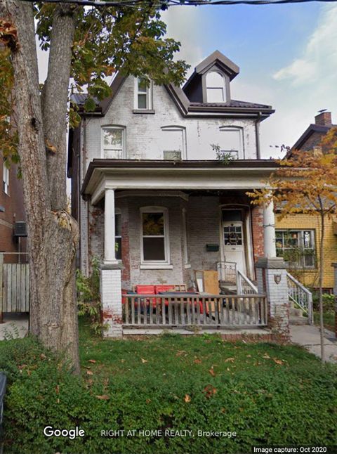 Photo 1 at 28 D'arcy Street, Chinatown, Toronto