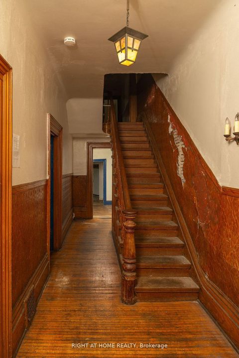 Photo 7 at 28 D'arcy Street, Chinatown, Toronto