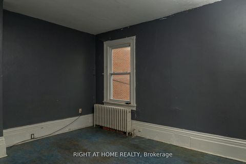 Photo 15 at 28 D'arcy Street, Chinatown, Toronto
