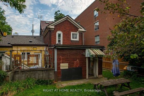 Photo 20 at 28 D'arcy Street, Chinatown, Toronto