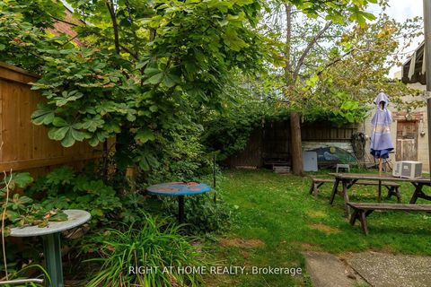 Photo 22 at 28 D'arcy Street, Chinatown, Toronto