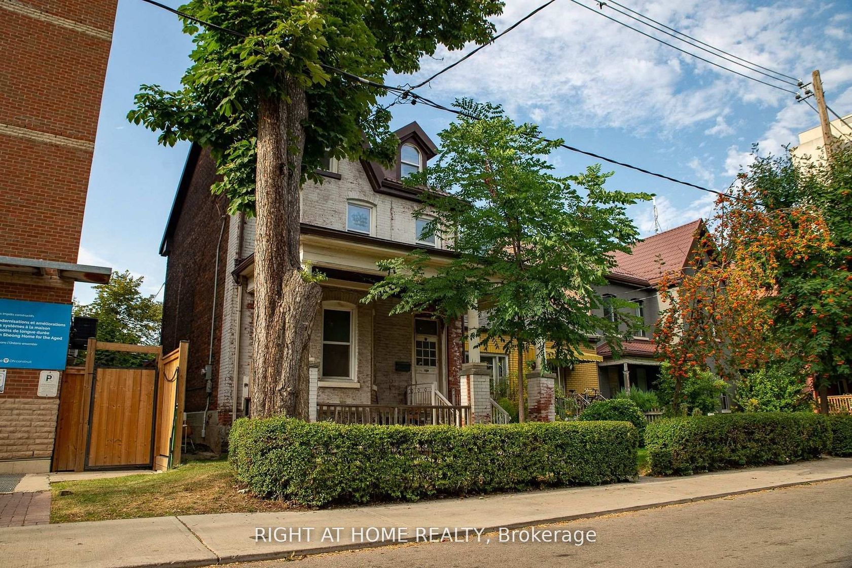 28 D'arcy Street, Chinatown, Toronto 