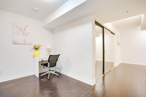 Photo 5 at 824 - 295 Adelaide Street W, Waterfront Communities C1, Toronto