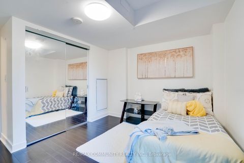 Photo 9 at 824 - 295 Adelaide Street W, Waterfront Communities C1, Toronto