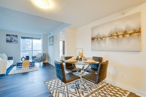 Photo 13 at 824 - 295 Adelaide Street W, Waterfront Communities C1, Toronto