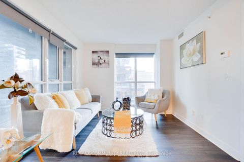 Photo 17 at 824 - 295 Adelaide Street W, Waterfront Communities C1, Toronto