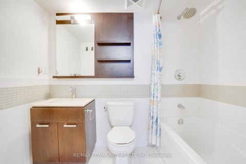 Photo 21 at 824 - 295 Adelaide Street W, Waterfront Communities C1, Toronto