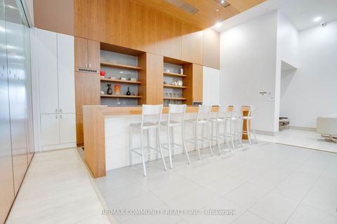Photo 34 at 824 - 295 Adelaide Street W, Waterfront Communities C1, Toronto