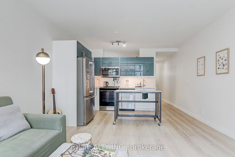Photo 5 at 610 - 36 Blue Jays Way, Waterfront Communities C1, Toronto