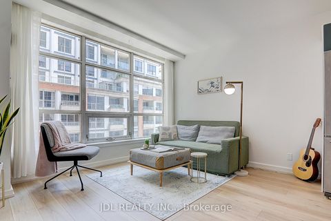 Photo 13 at 610 - 36 Blue Jays Way, Waterfront Communities C1, Toronto