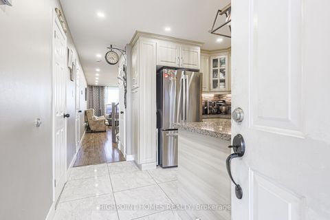 Photo 5 at 315 - 140 Leeward Glenway, Flemingdon Park, Toronto