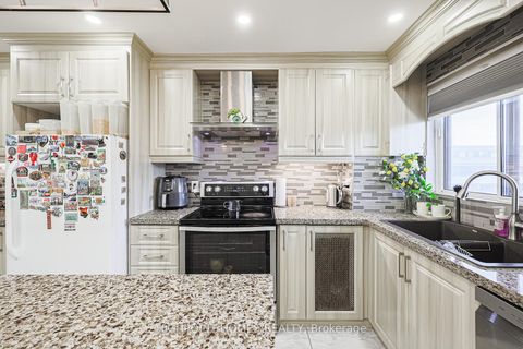 Photo 6 at 315 - 140 Leeward Glenway, Flemingdon Park, Toronto