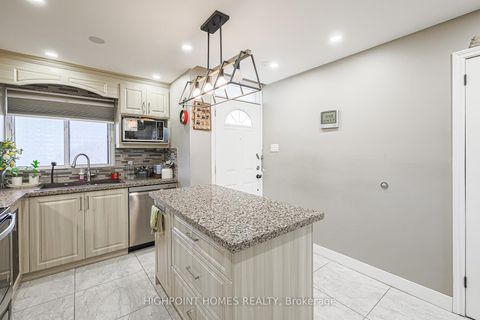 Photo 10 at 315 - 140 Leeward Glenway, Flemingdon Park, Toronto