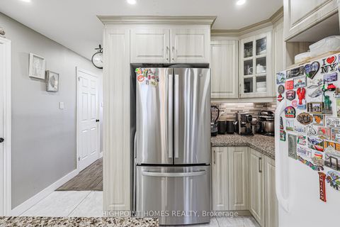 Photo 11 at 315 - 140 Leeward Glenway, Flemingdon Park, Toronto