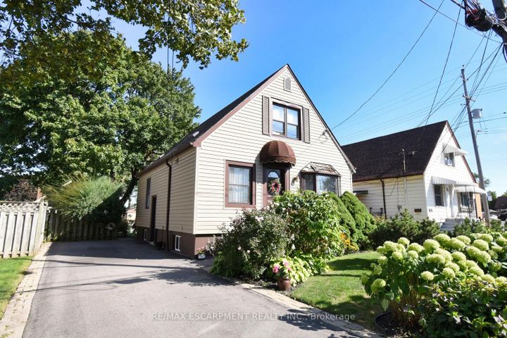 Photo 2 at 251 East 31st Street, Eastmount, Hamilton