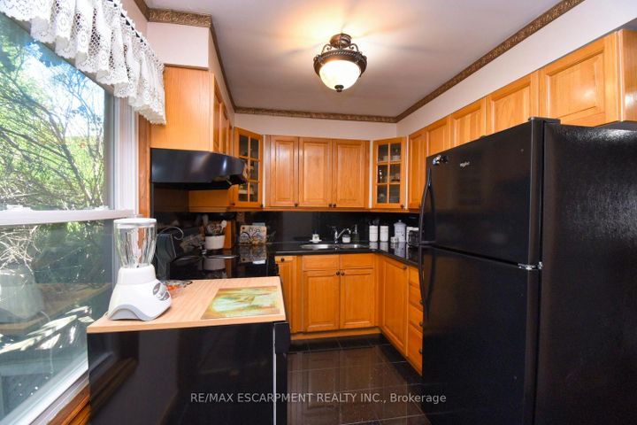 Photo 10 at 251 East 31st Street, Eastmount, Hamilton