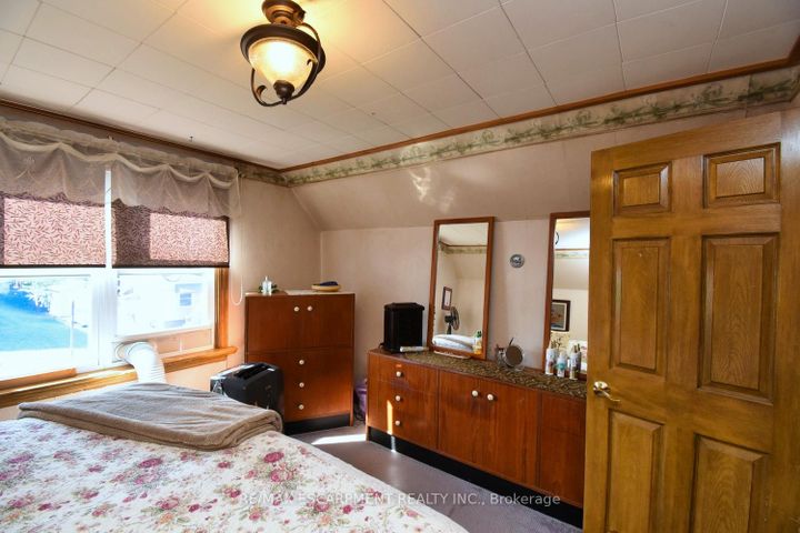 Photo 15 at 251 East 31st Street, Eastmount, Hamilton