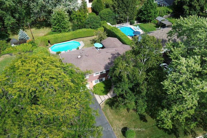 Photo 1 at 219 Strathcona Drive, Shoreacres, Burlington