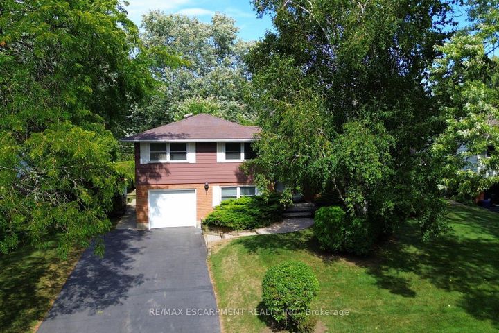 Photo 3 at 219 Strathcona Drive, Shoreacres, Burlington