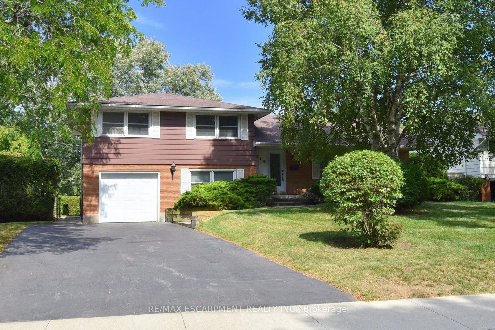 219 Strathcona Drive, Shoreacres, Burlington 2