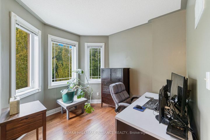 Photo 28 at 365 Turnberry Crescent, Hurontario, Mississauga
