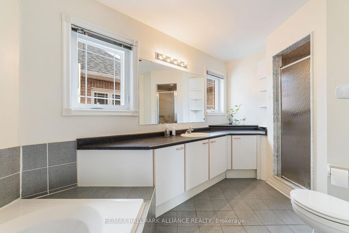 Photo 30 at 365 Turnberry Crescent, Hurontario, Mississauga