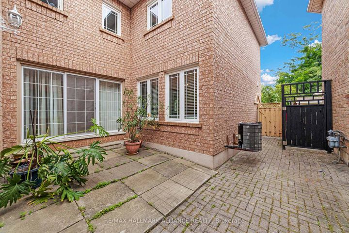 Photo 36 at 365 Turnberry Crescent, Hurontario, Mississauga