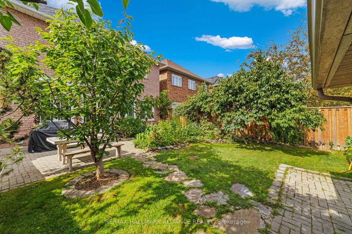 Photo 37 at 365 Turnberry Crescent, Hurontario, Mississauga
