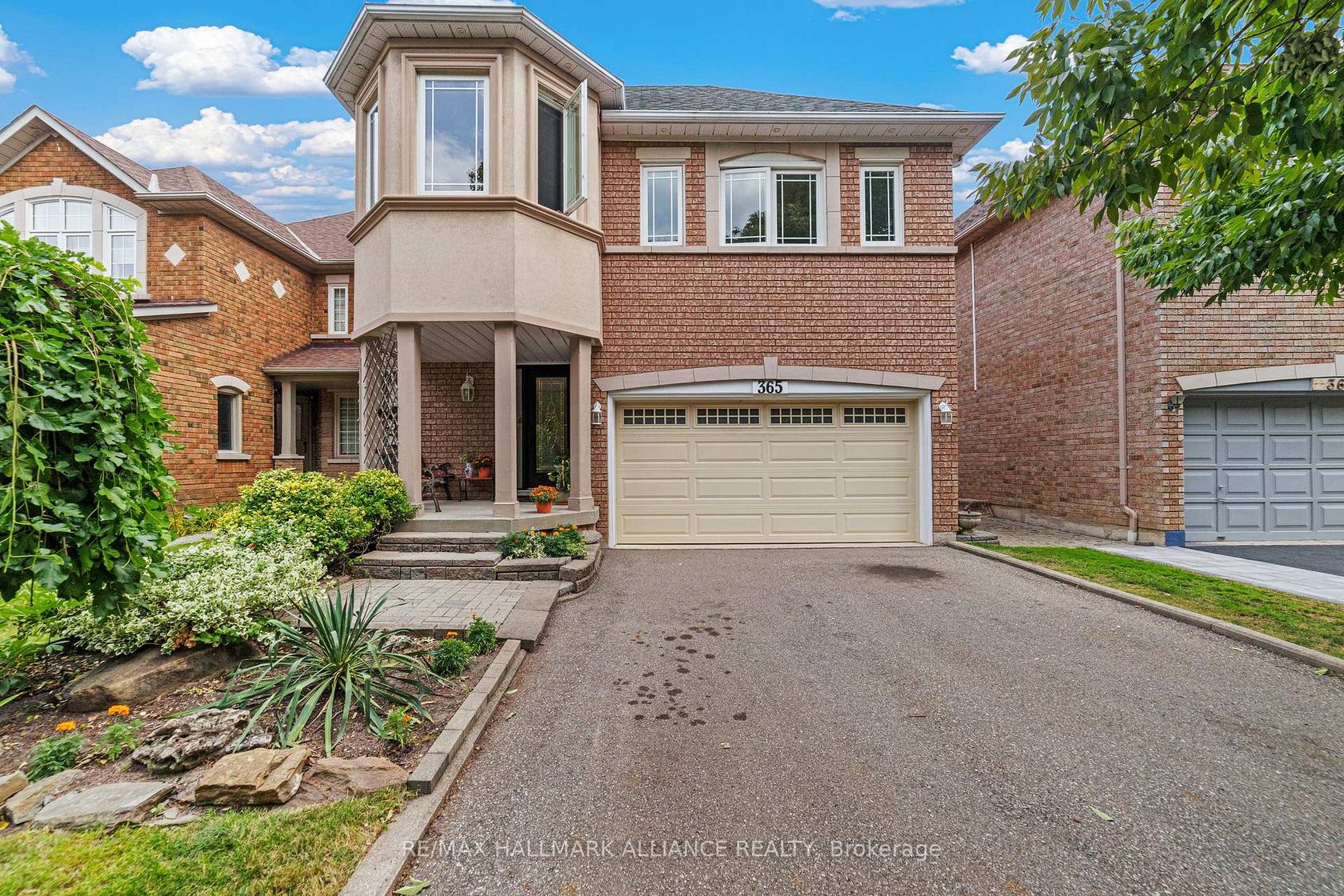365 Turnberry Crescent, Hurontario, Mississauga by Loree Meneguzzi Real Estate 365 Turnberry Crescent, Hurontario, Mississauga