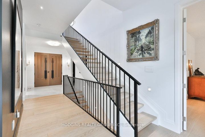 Photo 7 at 238 Mineola Road W, Mineola, Mississauga