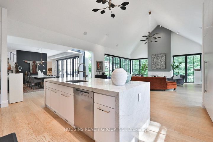 Photo 15 at 238 Mineola Road W, Mineola, Mississauga
