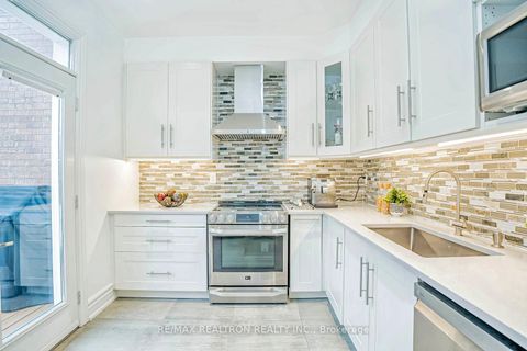 Photo 9 at 886 Pape Avenue, East York, Toronto