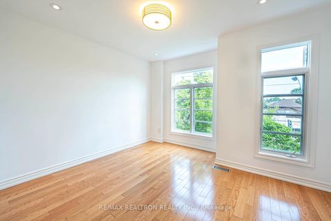 Photo 12 at 886 Pape Avenue, East York, Toronto