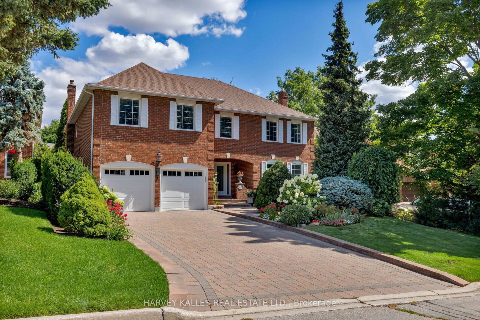 16 Robaldon Road, Humber Valley, Toronto 
