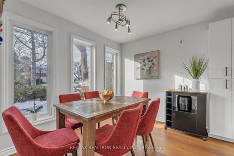 Photo 3 at 47 Robinter Drive, Newtonbrook East, Toronto