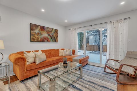 Photo 4 at 47 Robinter Drive, Newtonbrook East, Toronto