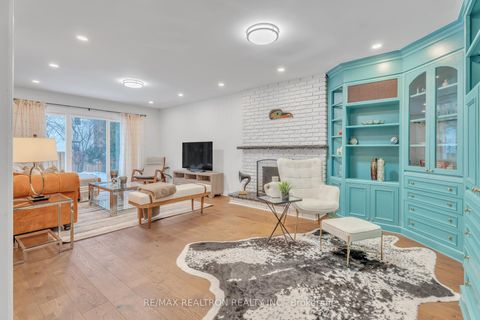 Photo 7 at 47 Robinter Drive, Newtonbrook East, Toronto