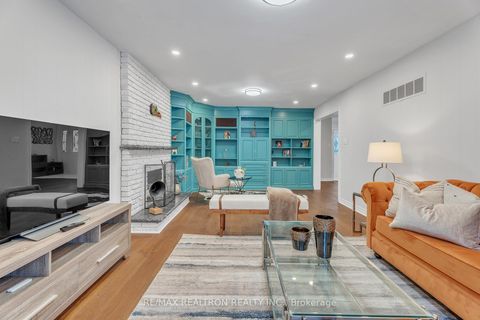 Photo 8 at 47 Robinter Drive, Newtonbrook East, Toronto
