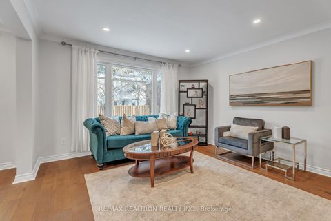 Photo 9 at 47 Robinter Drive, Newtonbrook East, Toronto