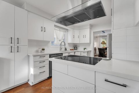 Photo 15 at 47 Robinter Drive, Newtonbrook East, Toronto